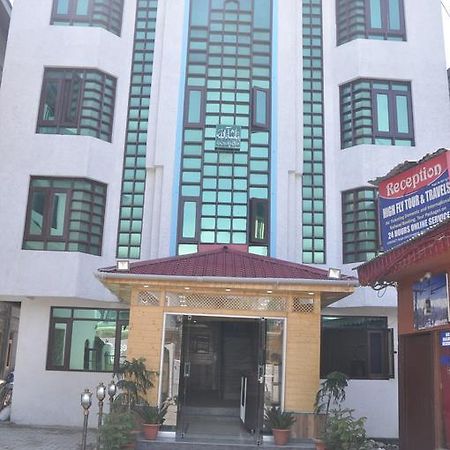 Hotel Azad Durgjan Екстериор снимка