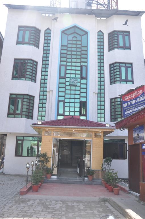 Hotel Azad Durgjan Екстериор снимка