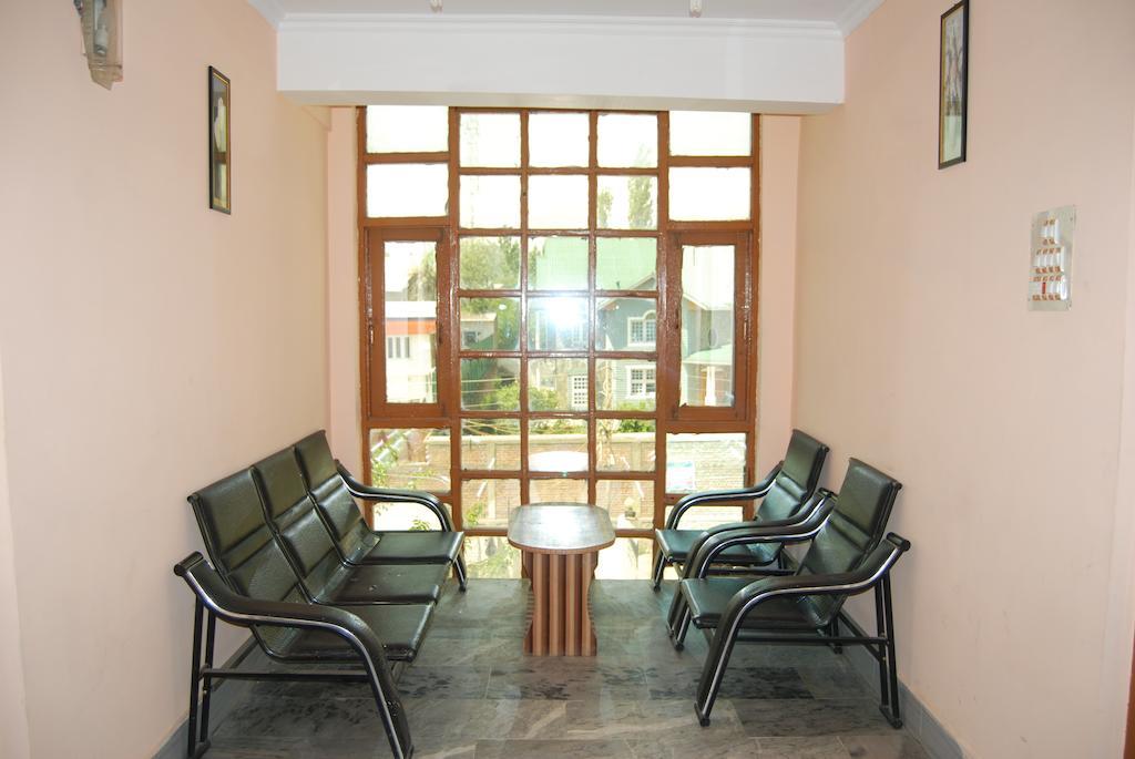 Hotel Azad Durgjan Екстериор снимка